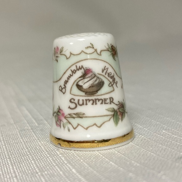 ROYAL DOULTON Vintage Thimble Jill Barklem SUMMER Brambly Hedge 1982 Collectible - Picture 1 of 10